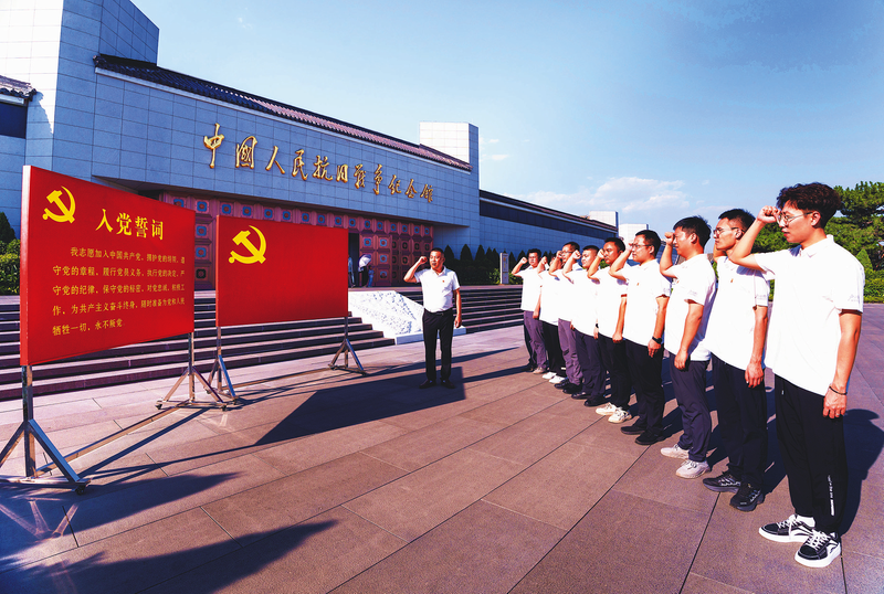 中鐵上海局建筑公司北京區域項目黨支部開展“銘記歷史砥礪前行”主題黨日暨團日活動